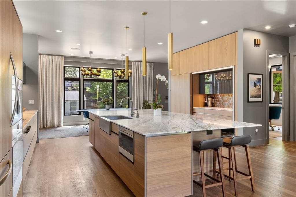 4 bedroom, 4 bathroom, 3,845 sq ft single family residence for sale at 640 East Avenue, Atlanta, GA 30312 — photo 4