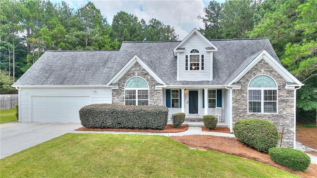 3 bedroom, 3 bathroom, 3,304 sq ft single family residence for sale at 1106 Caroline Court, Loganville, GA 30052 — photo 1 of 20