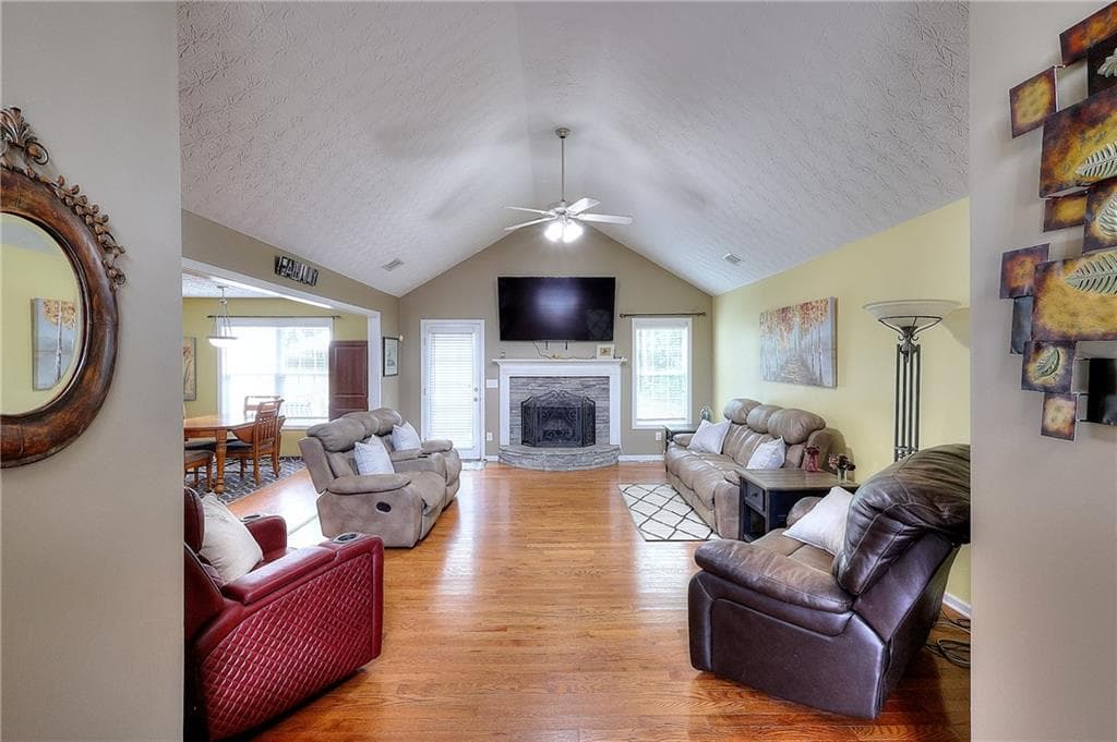 3 bedroom, 3 bathroom, 3,304 sq ft single family residence for sale at 1106 Caroline Court, Loganville, GA 30052 — photo 3