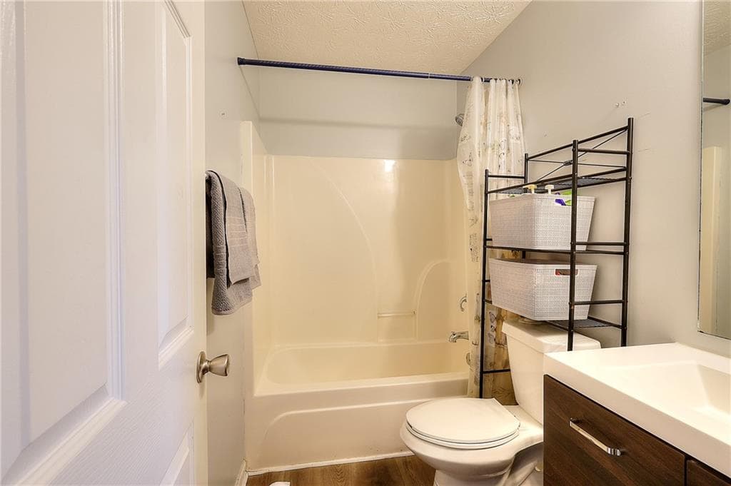 3 bedroom, 3 bathroom, 3,304 sq ft single family residence for sale at 1106 Caroline Court, Loganville, GA 30052 — photo 10
