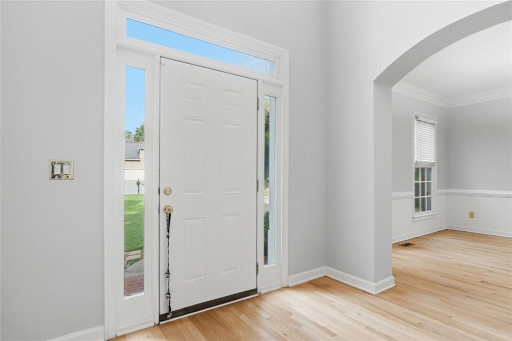 5 bedroom, 4 bathroom, 3,075 sq ft single family residence for sale at 115 Redleaf Court, Alpharetta, GA 30005 — photo 4