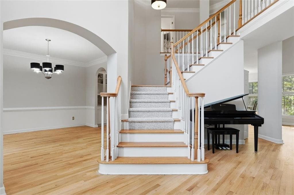 5 bedroom, 4 bathroom, 3,075 sq ft single family residence for sale at 115 Redleaf Court, Alpharetta, GA 30005 — photo 5