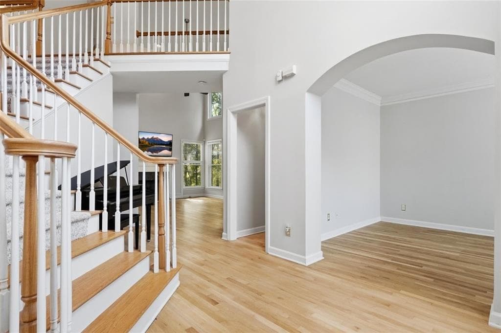 5 bedroom, 4 bathroom, 3,075 sq ft single family residence for sale at 115 Redleaf Court, Alpharetta, GA 30005 — photo 6