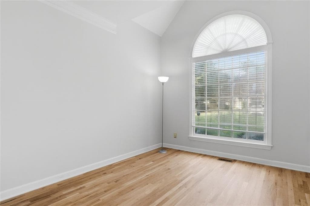 5 bedroom, 4 bathroom, 3,075 sq ft single family residence for sale at 115 Redleaf Court, Alpharetta, GA 30005 — photo 7