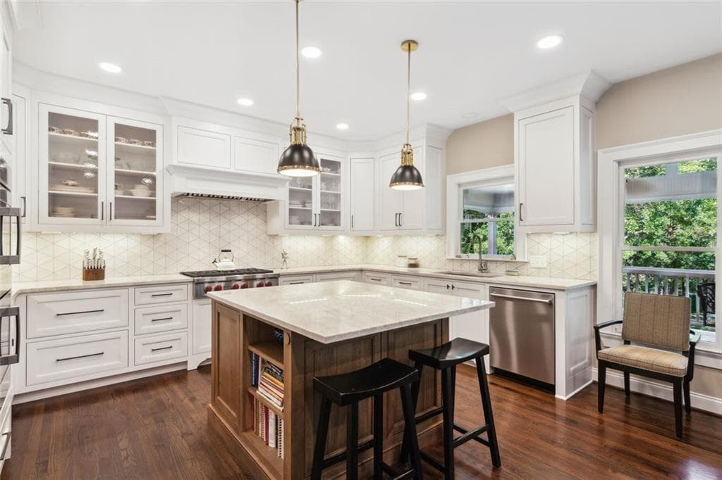 5 bedroom, 5 bathroom, 3,650 sq ft single family residence for sale at 116 Riverview Drive, Suwanee, GA 30024 — photo 10