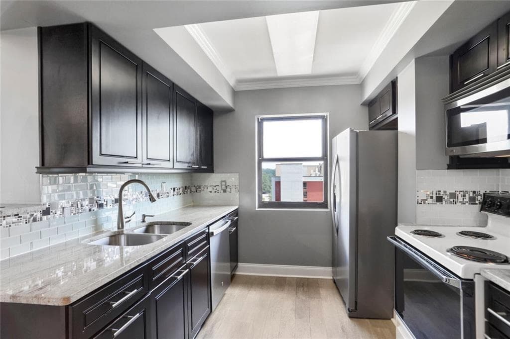 1 bedroom, 1 bathroom, 769 sq ft condominium for sale at 795 Hammond Drive 1012, Atlanta, GA 30328 — photo 6