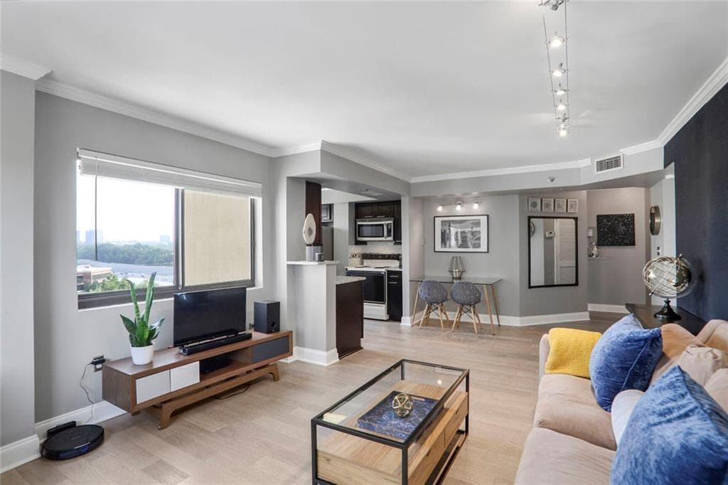 1 bedroom, 1 bathroom, 769 sq ft condominium for sale at 795 Hammond Drive 1012, Atlanta, GA 30328 — photo 9