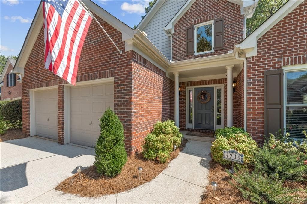 3 bedroom, 3 bathroom, 2,352 sq ft single family residence for sale at 4209 Mill Grove Lane, Smyrna, GA 30082 — photo 4