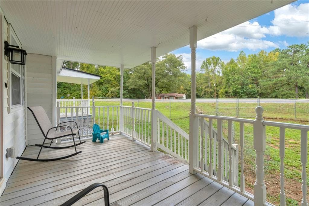 3 bedroom, 2 bathroom, 1,674 sq ft single family residence for sale at 365 Taylor Road, Juliette, GA 31046 — photo 5