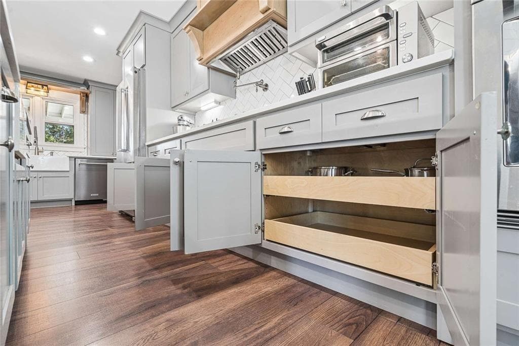 4 bedroom, 3 bathroom, 2,210 sq ft single family residence for sale at 939 Flowers Crossing, Lawrenceville, GA 30044 — photo 8