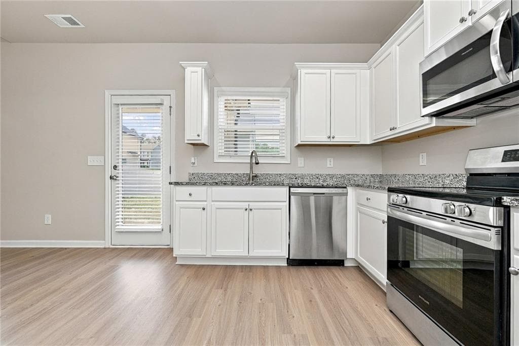 4 bedroom, 2 bathroom, 1,726 sq ft single family residence for rent at 130 Culver Street, Jackson, GA 30233 for $1,745 a month — photo 2