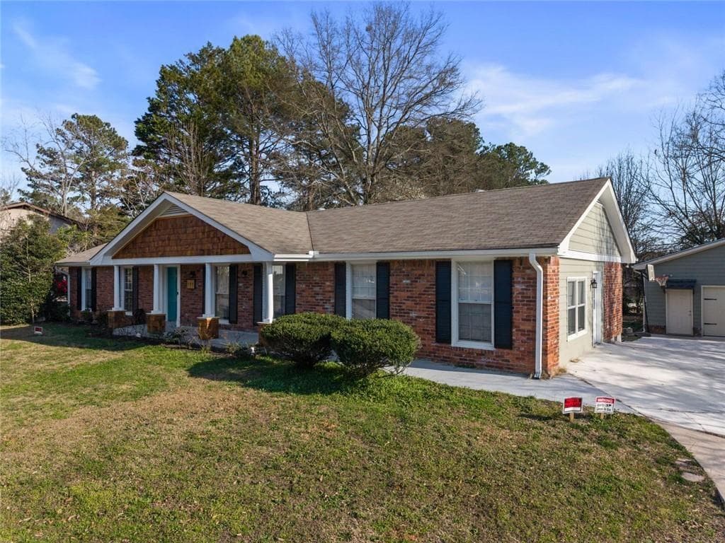 3 bedroom, 2 bathroom, 2,108 sq ft single family residence for sale at 599 Honey Creek Road, Conyers, GA 30094 — photo 2