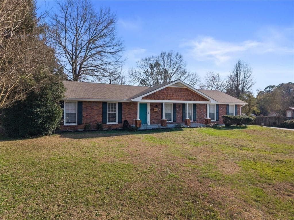 3 bedroom, 2 bathroom, 2,108 sq ft single family residence for sale at 599 Honey Creek Road, Conyers, GA 30094 — photo 5