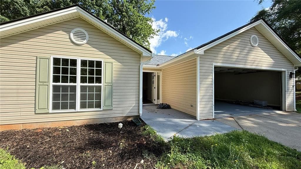 3 bedroom, 2 bathroom, 1,356 sq ft single family residence under contract at 1216 Dylan Way, Bethlehem, GA 30620