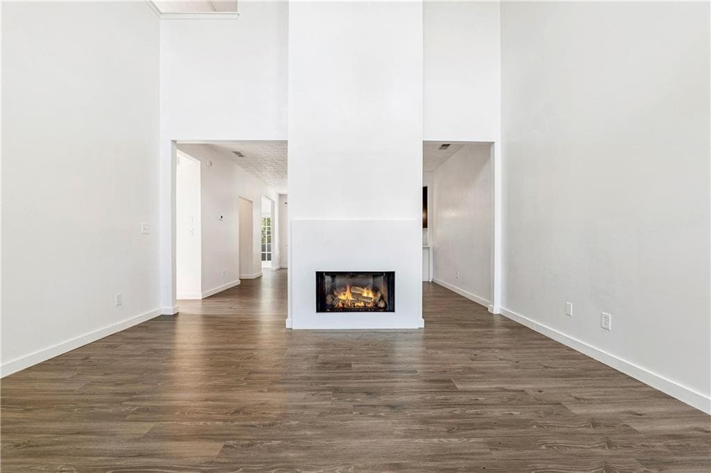 3 bedroom, 3 bathroom, 2,008 sq ft townhouse for sale at 109 Oak Green Drive, Lawrenceville, GA 30044 — photo 3