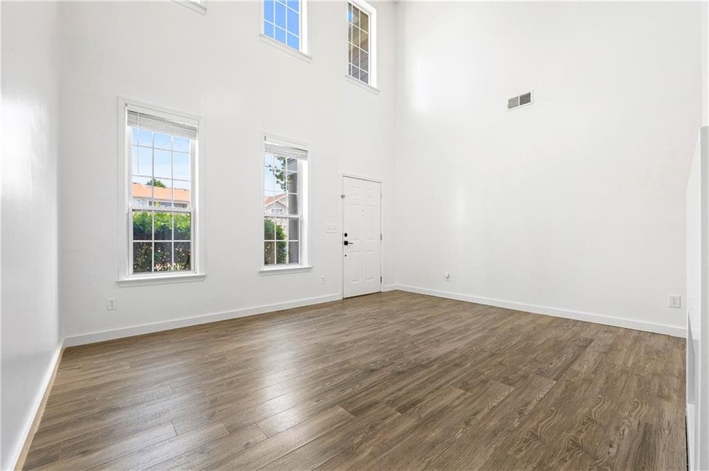 3 bedroom, 3 bathroom, 2,008 sq ft townhouse for sale at 109 Oak Green Drive, Lawrenceville, GA 30044 — photo 6