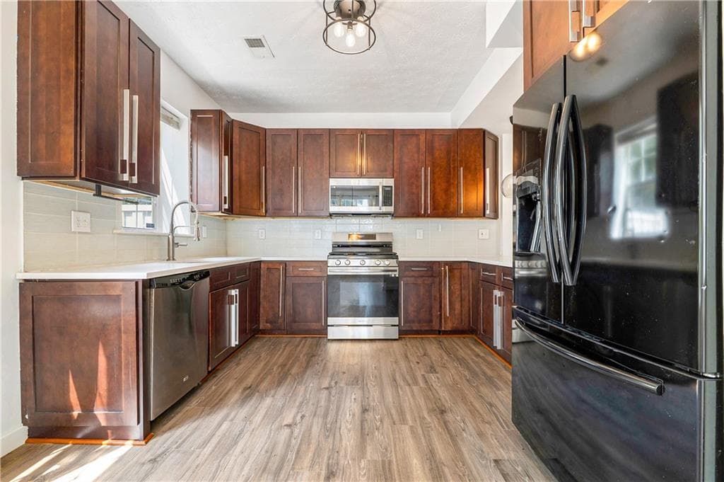 3 bedroom, 3 bathroom, 2,008 sq ft townhouse for sale at 109 Oak Green Drive, Lawrenceville, GA 30044 — photo 10