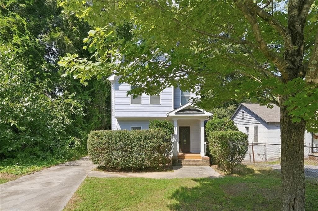 3 bedroom, 3 bathroom, 1,790 sq ft single family residence for rent at 84 Holly Road, Atlanta, GA 30314 for $2,350 a month — photo 1 of 17