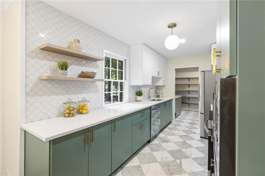 4 bedroom, 3 bathroom, 2,171 sq ft single family residence under contract at 2373 Oxbow Circle, Stone Mountain, GA 30087 — photo 8