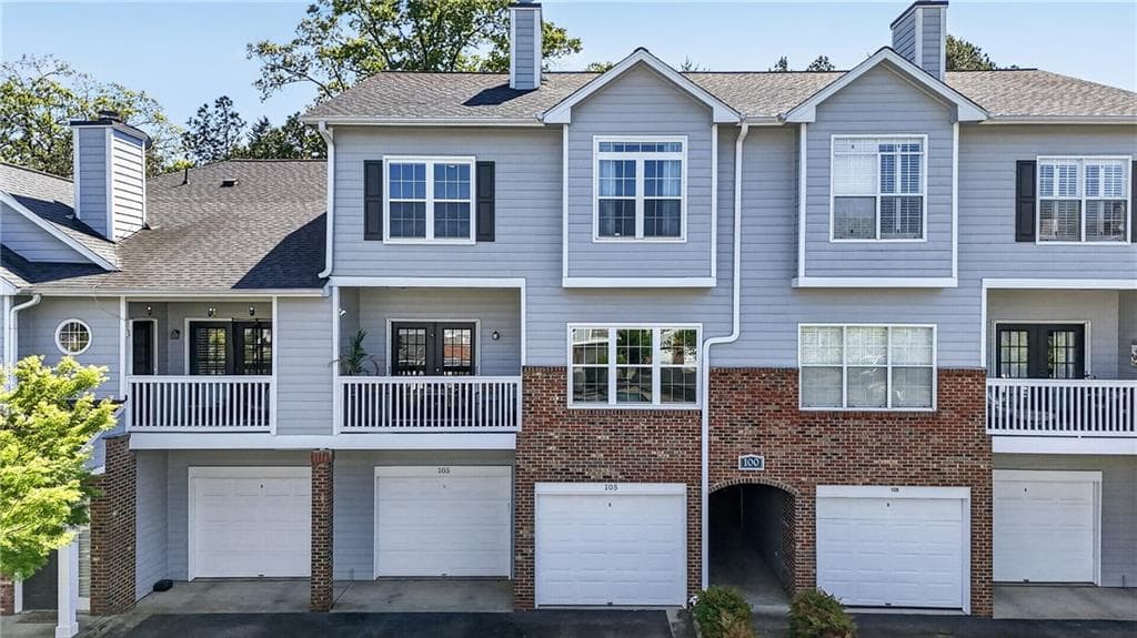 3 bedroom, 3 bathroom, 1,896 sq ft condominium for sale at 105 Vinings Forest Circle, Smyrna, GA 30080
