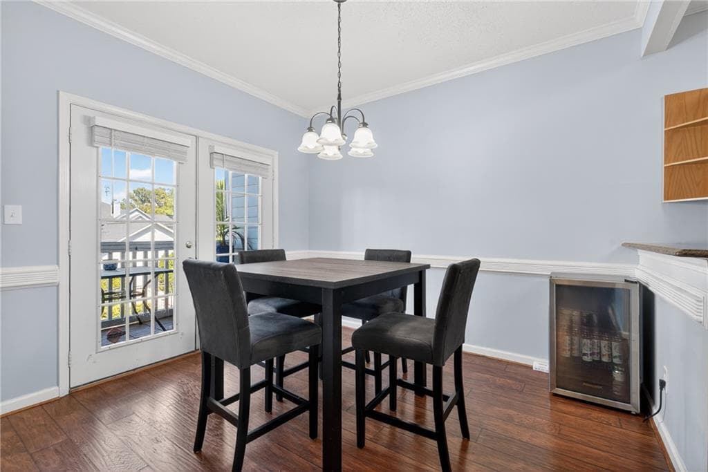 3 bedroom, 3 bathroom, 1,896 sq ft condominium for sale at 105 Vinings Forest Circle, Smyrna, GA 30080 — photo 3