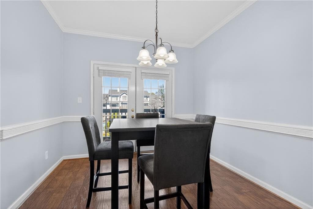 3 bedroom, 3 bathroom, 1,896 sq ft condominium for sale at 105 Vinings Forest Circle, Smyrna, GA 30080 — photo 5