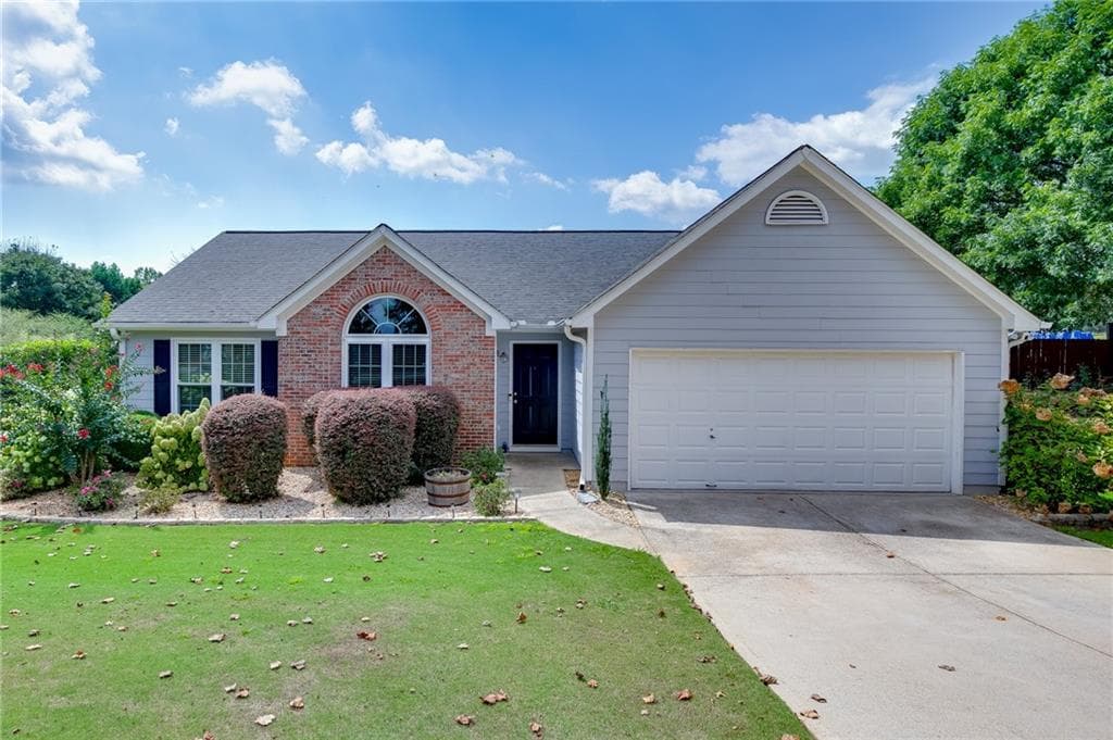 3 bedroom, 2 bathroom, 1,560 sq ft single family residence under contract at 8860 Creekstone Place, Gainesville, GA 30506