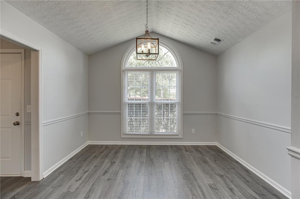 3 bedroom, 2 bathroom, 1,560 sq ft single family residence under contract at 8860 Creekstone Place, Gainesville, GA 30506 — photo 5