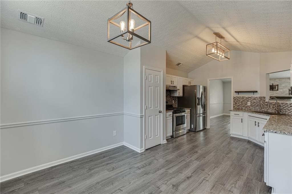 3 bedroom, 2 bathroom, 1,560 sq ft single family residence under contract at 8860 Creekstone Place, Gainesville, GA 30506 — photo 7