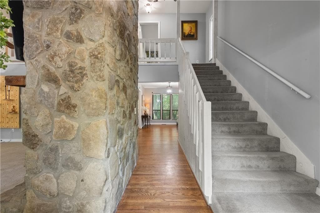 3 bedroom, 3 bathroom, 2,474 sq ft single family residence for sale at 638 Green Valley Drive, Smyrna, GA 30082 — photo 3