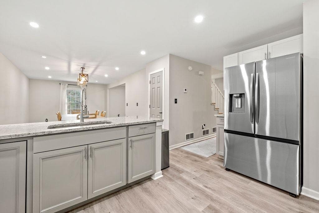 3 bedroom, 3 bathroom, 1,768 sq ft single family residence for sale at 1200 Park Place Drive, Jonesboro, GA 30236 — photo 8