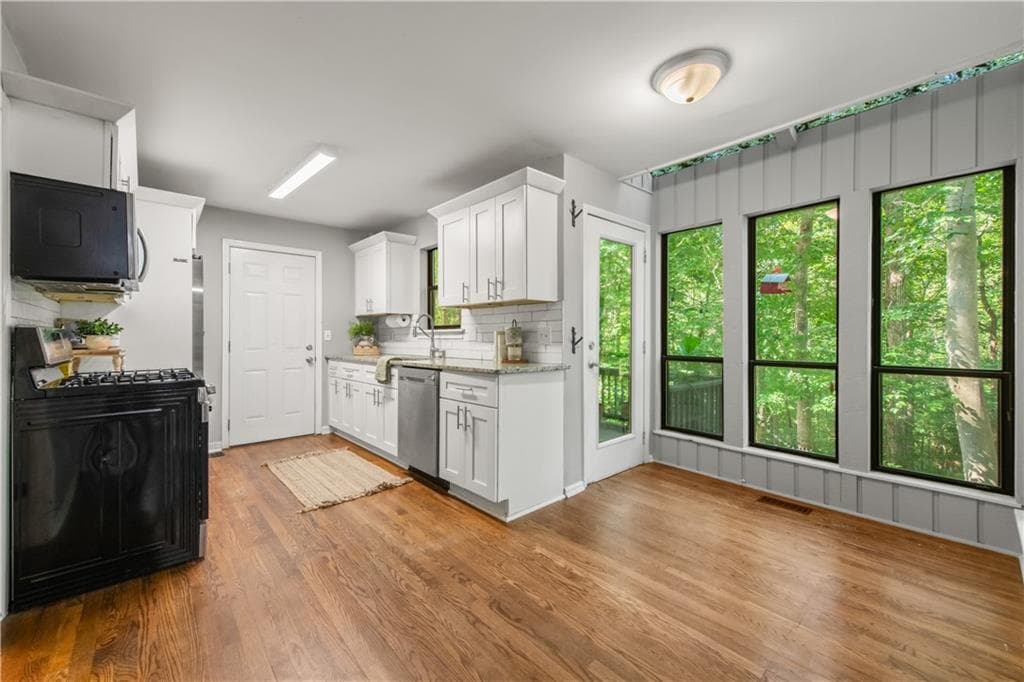 3 bedroom, 3 bathroom, 2,474 sq ft single family residence for sale at 638 Green Valley Drive, Smyrna, GA 30082 — photo 10