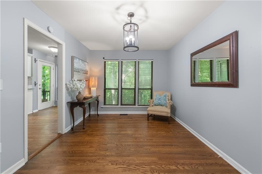 3 bedroom, 3 bathroom, 2,474 sq ft single family residence for sale at 638 Green Valley Drive, Smyrna, GA 30082 — photo 8