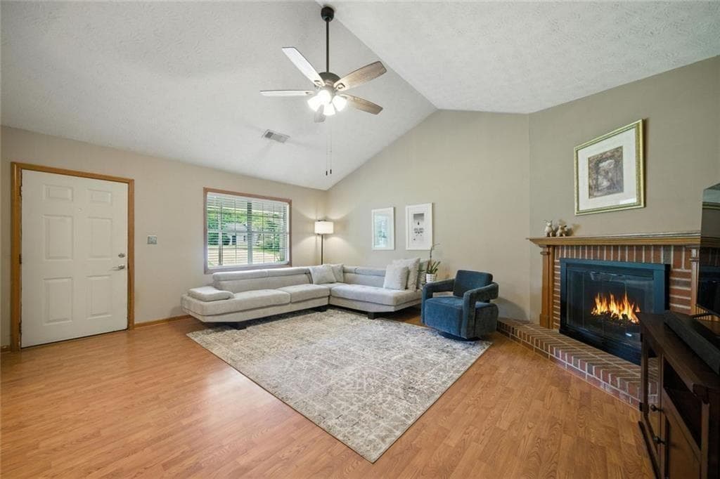 3 bedroom, 2 bathroom, 1,355 sq ft single family residence for sale at 111 Brownsmill Drive, Grayson, GA 30017 — photo 6