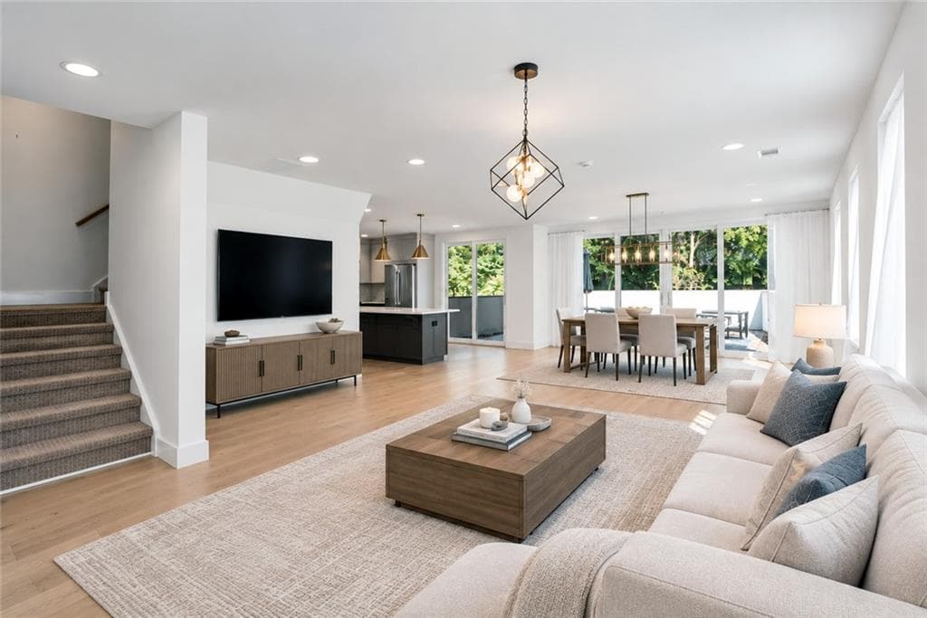 3 bedroom, 5 bathroom, 3,987 sq ft townhouse for sale at 1205 Holly Street B, Atlanta, GA 30318 — photo 2