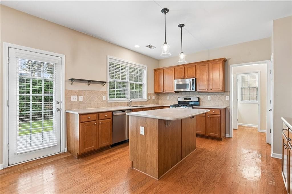 4 bedroom, 3 bathroom, 2,402 sq ft single family residence for sale at 3660 Azurite Street, Cumming, GA 30040 — photo 10