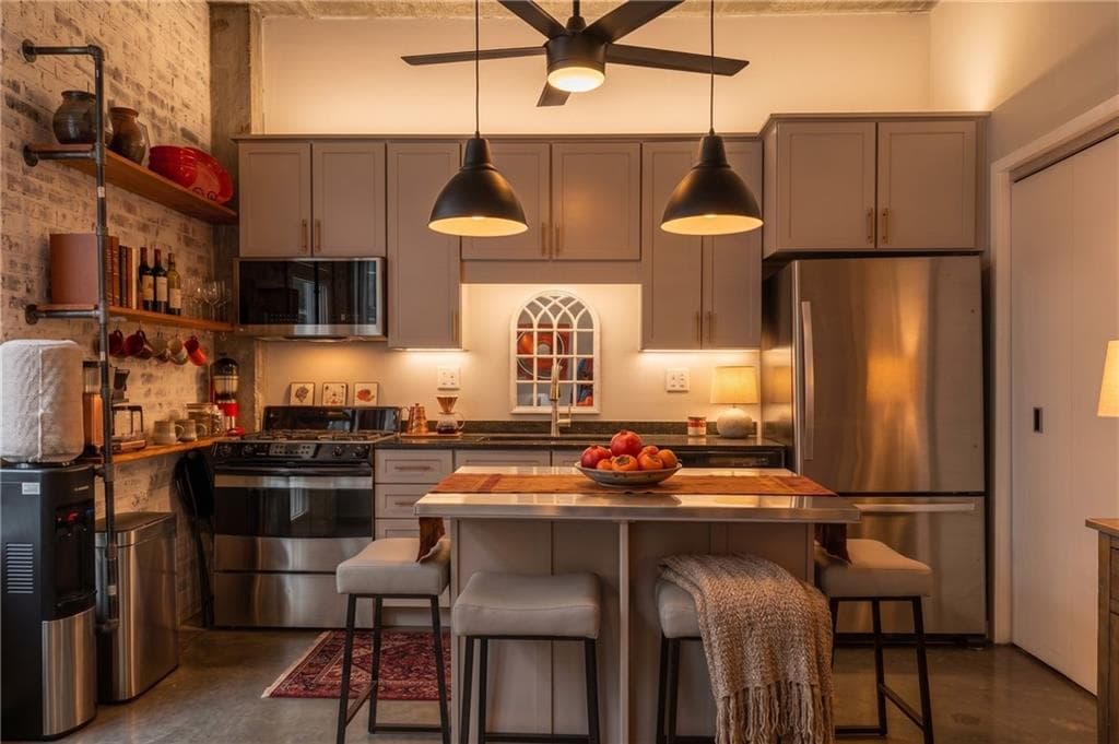 1 bedroom, 1 bathroom, 746 sq ft condominium for sale at 640 Glen Iris Drive 418, Atlanta, GA 30308