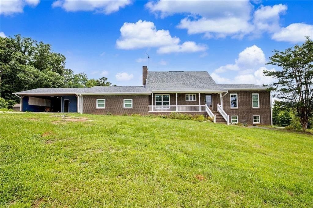 4 bedroom, 3 bathroom, 2,333 sq ft single family residence for sale at 1605 Shackelford Road, Griffin, GA 30224