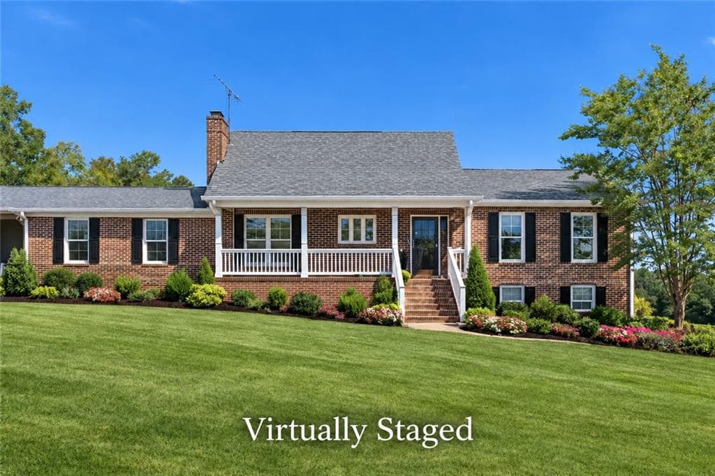 4 bedroom, 3 bathroom, 2,333 sq ft single family residence for sale at 1605 Shackelford Road, Griffin, GA 30224 — photo 2