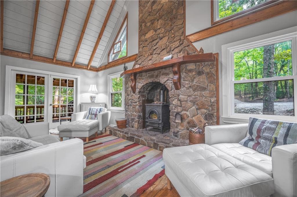 3 bedroom, 2 bathroom, 1,620 sq ft single family residence for sale at 149 River Ridge Road, Blue Ridge, GA 30513 — photo 3