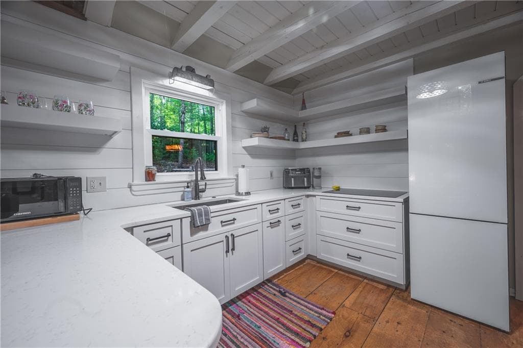 3 bedroom, 2 bathroom, 1,620 sq ft single family residence for sale at 149 River Ridge Road, Blue Ridge, GA 30513 — photo 4