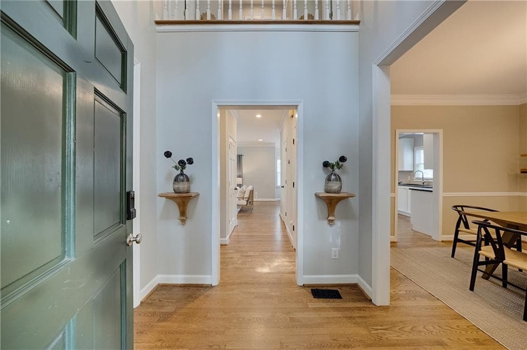 3 bedroom, 3 bathroom, 1,922 sq ft single family residence for sale at 830 Monroe Circle, Atlanta, GA 30308 — photo 4