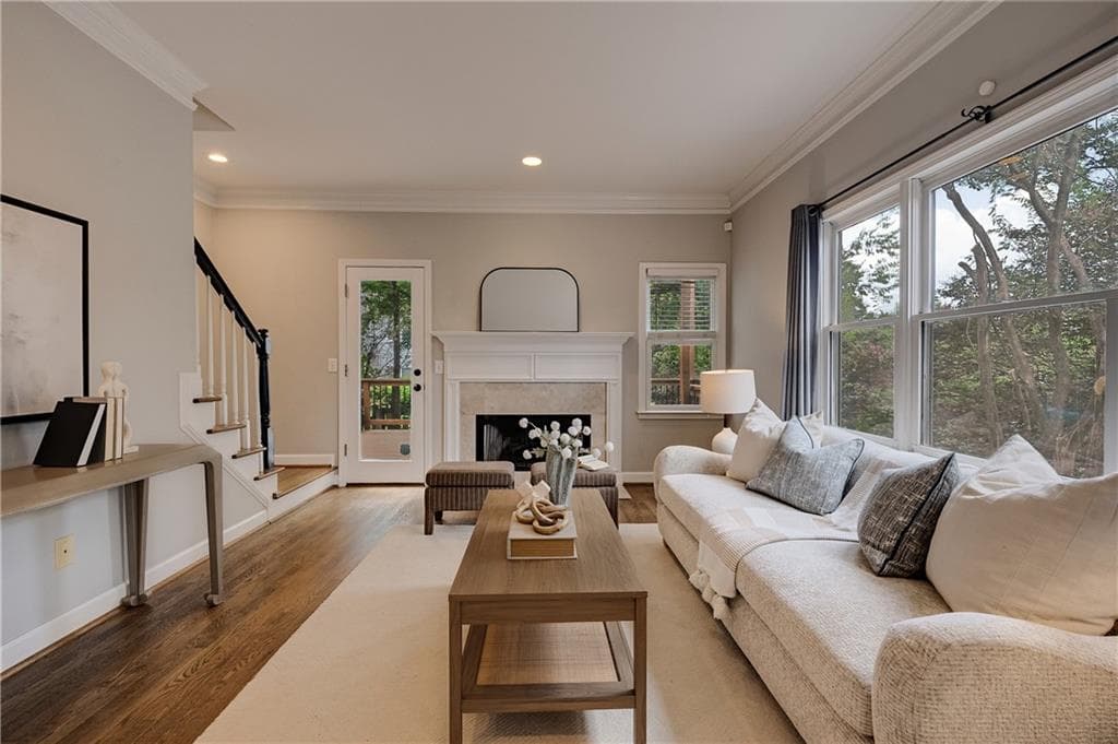 3 bedroom, 3 bathroom, 1,922 sq ft single family residence for sale at 830 Monroe Circle, Atlanta, GA 30308 — photo 2
