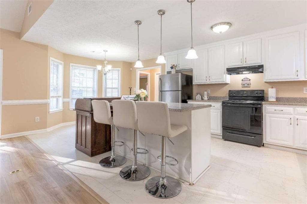 3 bedroom, 2 bathroom, 1,894 sq ft single family residence for sale at 3040 S Ola Road, Locust Grove, GA 30248 — photo 7