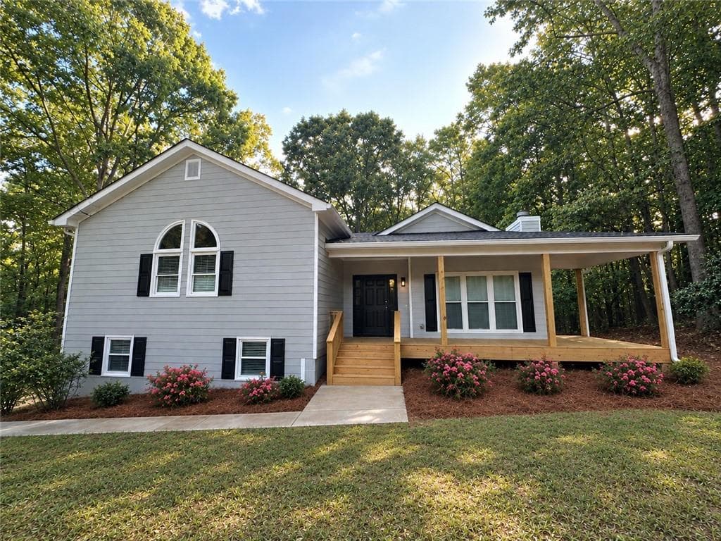 4 bedroom, 3 bathroom, 2,204 sq ft single family residence for rent at 810 Victoria Place, Woodstock, GA 30189 for $2,300 a month — photo 1 of 24
