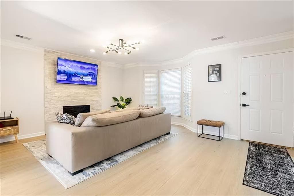2 bedroom, 3 bathroom, 1,464 sq ft townhouse for rent at 2940 Lexington Trace Drive, Smyrna, GA 30080 for $2,700 a month — photo 1 of 35
