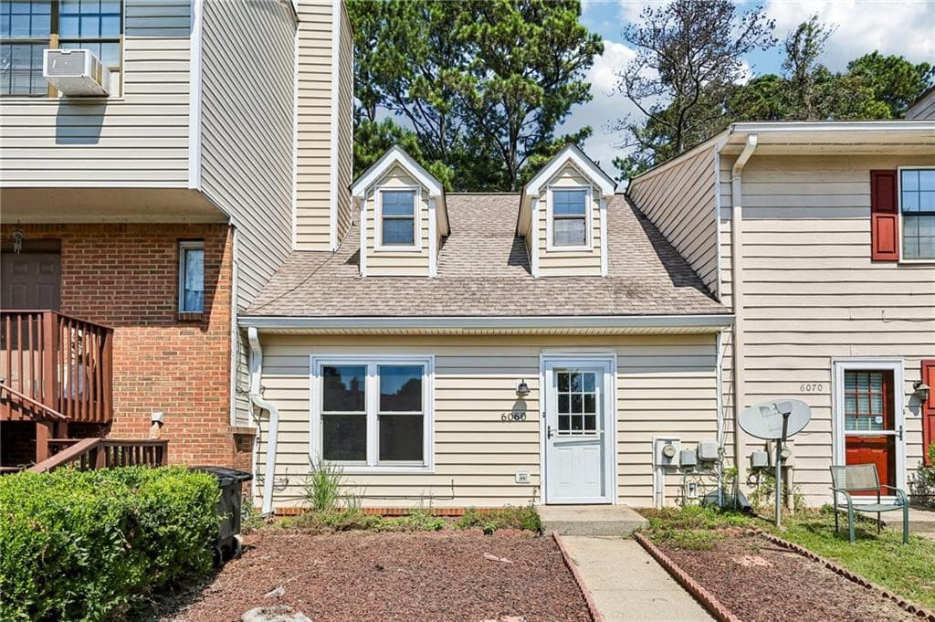 2 bedroom, 3 bathroom, 1,199 sq ft townhouse for sale at 6060 Sand Wedge Circle, Kennesaw, GA 30144