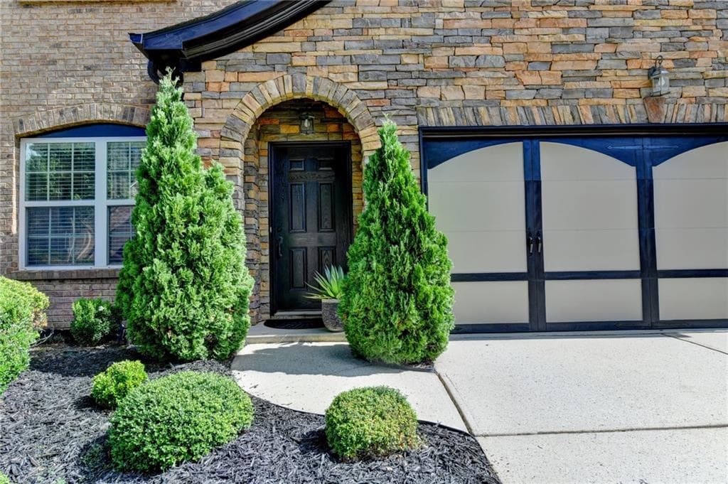 4 bedroom, 3 bathroom, 2,456 sq ft single family residence for sale at 5247 Blossom Brook Drive, Sugar Hill, GA 30518 — photo 2