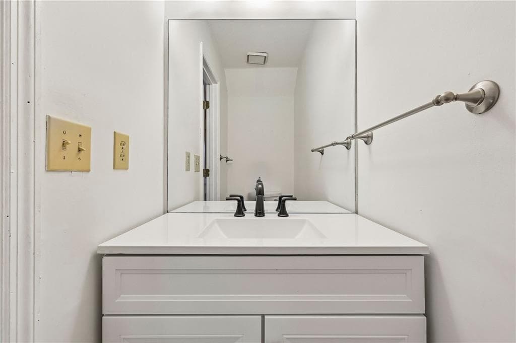 2 bedroom, 3 bathroom, 1,199 sq ft townhouse for sale at 6060 Sand Wedge Circle, Kennesaw, GA 30144 — photo 8