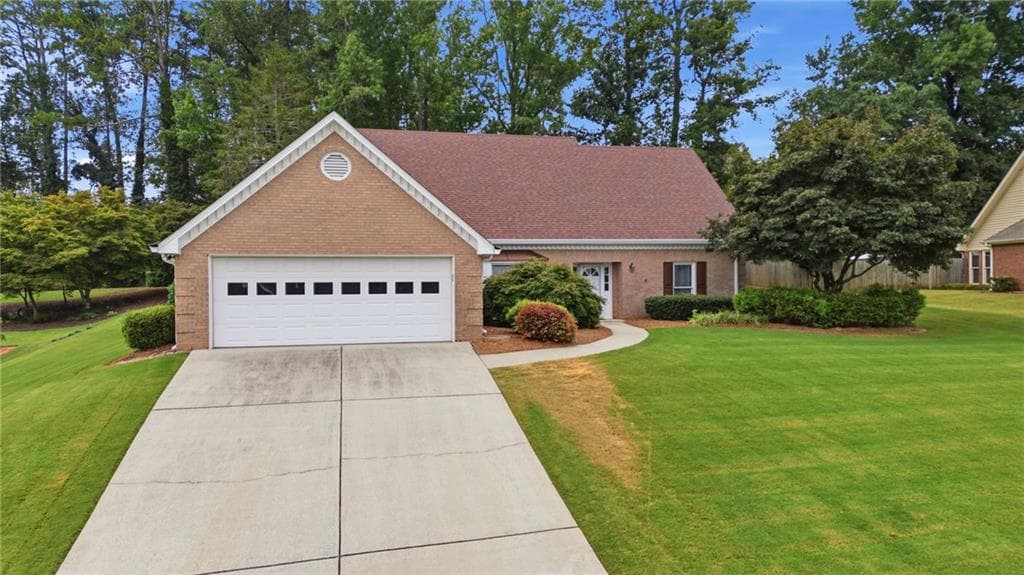 3 bedroom, 3 bathroom, 3,194 sq ft single family residence for sale at 345 N Farm Drive, Alpharetta, GA 30004